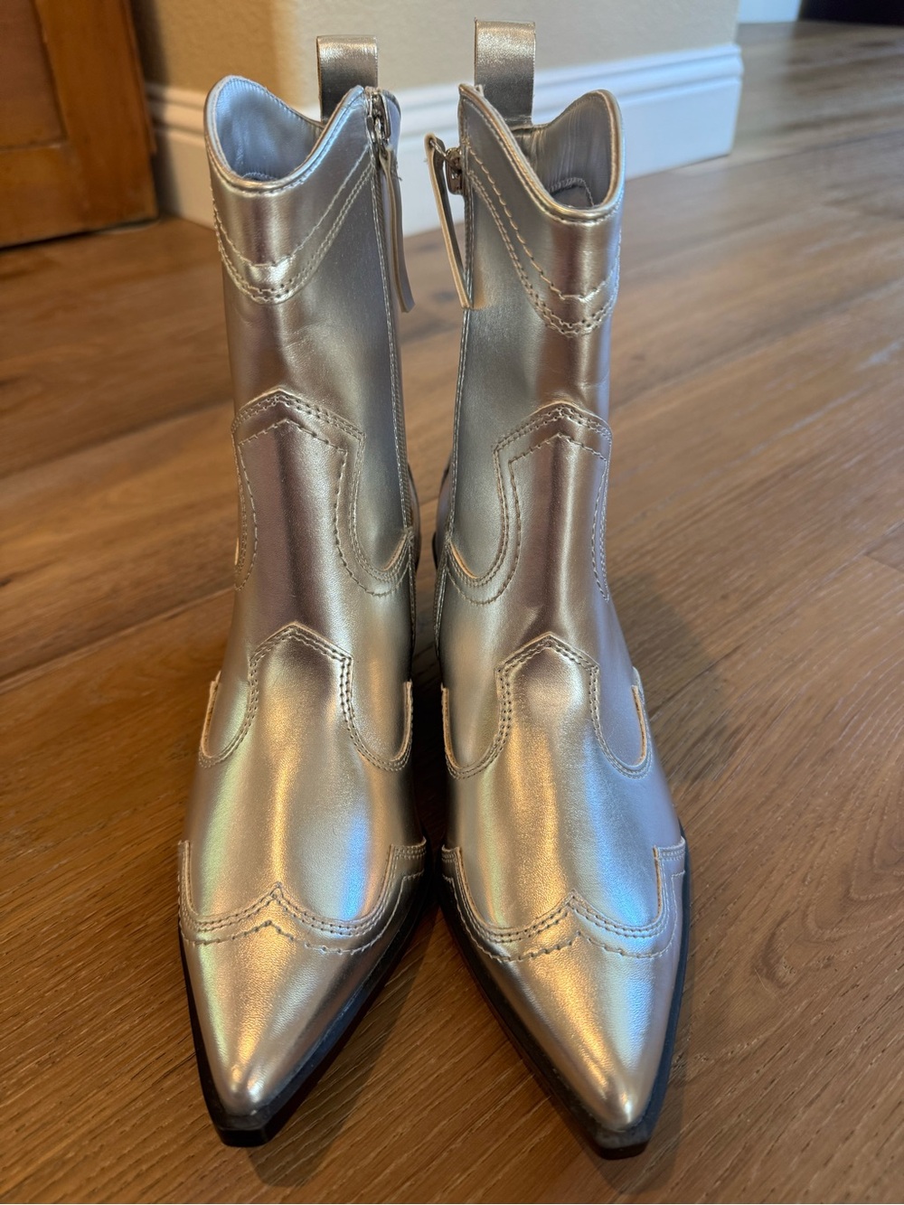 Madden Girl Swifty Metallic Silver Western Ankle Boots NWOT 6.5